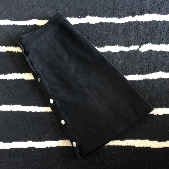 Black suede skirt - Picture 3 of 3